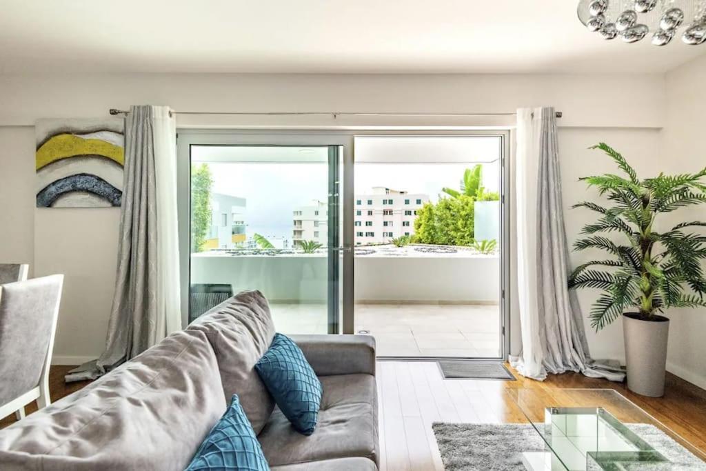 Luxury Poolside View Apartment Funchal  Exterior photo